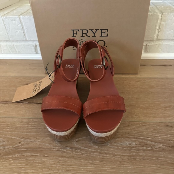 Frye and Co. Women’s Livia Wedge Sandals; Size 7M; Color Paprika. - Picture 3 of 5